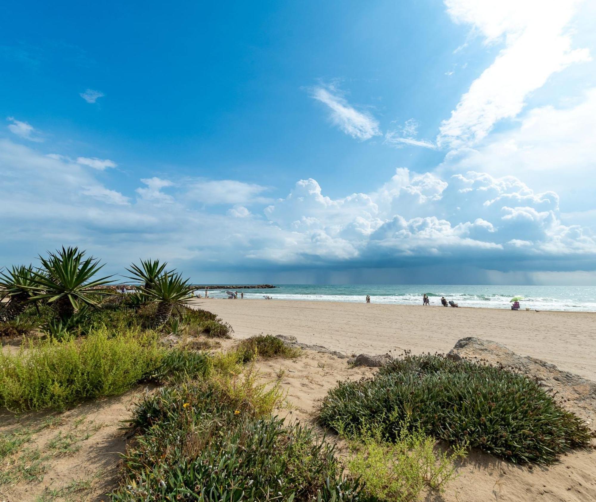 Apartamento Mediterraneo Tranquilo Y Familiar Lägenhet Valencia Exteriör bild