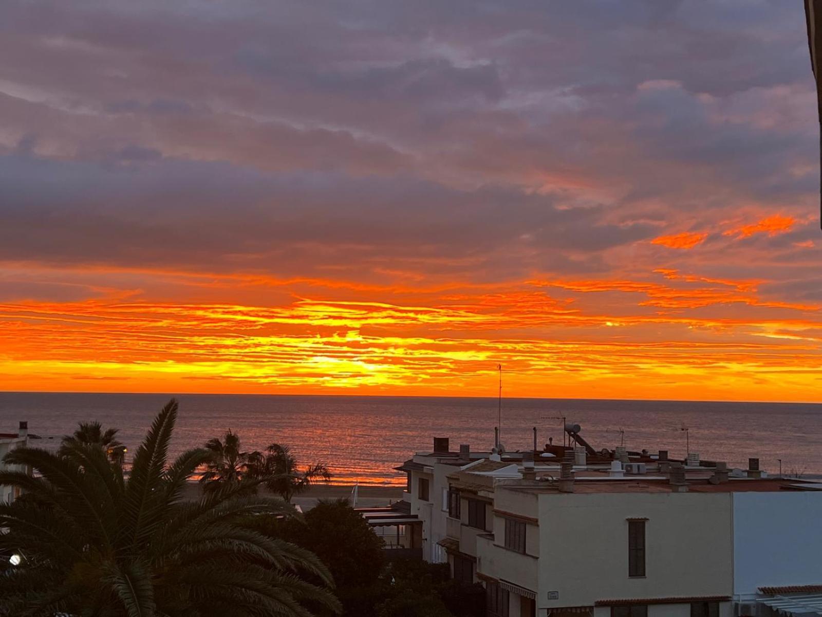 Apartamento Mediterraneo Tranquilo Y Familiar Lägenhet Valencia Exteriör bild