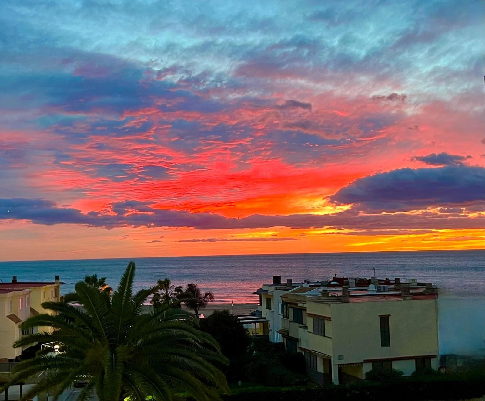 Apartamento Mediterraneo Tranquilo Y Familiar Lägenhet Valencia Exteriör bild